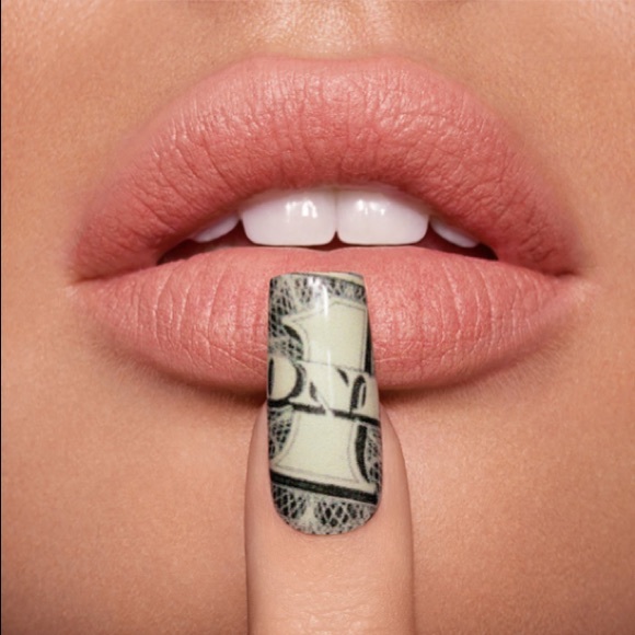 💵 Kylie’s Money Roll Matte Lipstick Bundle - Picture 7 of 10